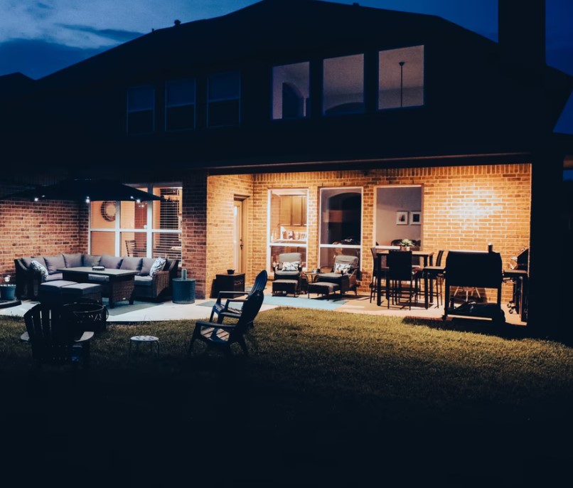 Indbyd til hygge på terrassen med en lækker belysning