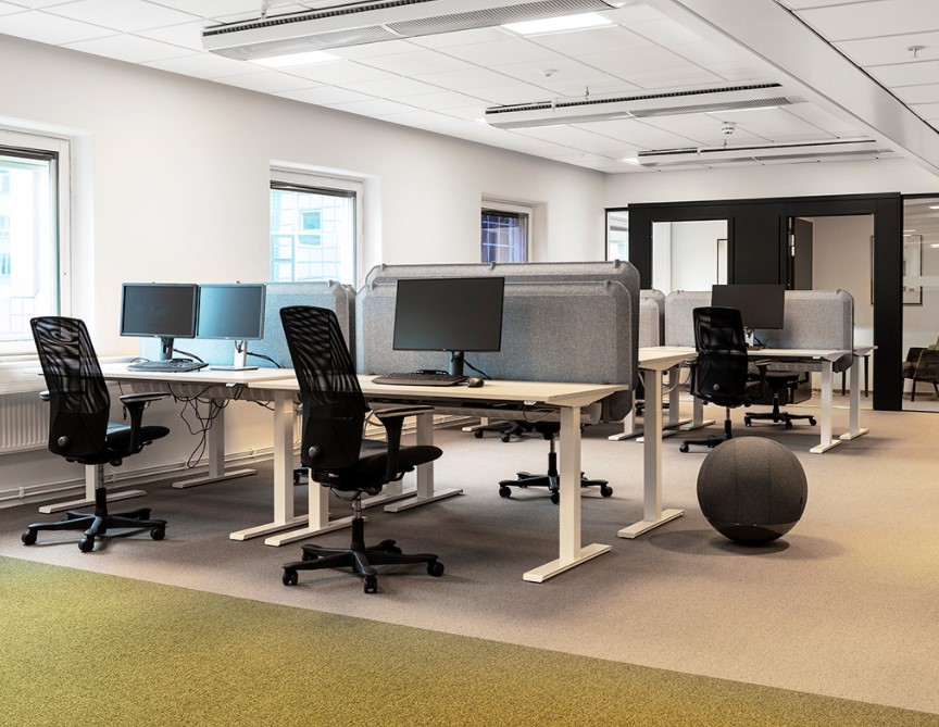 Skab et inspirerende arbejdsmiljø med de rigtige kontormøbler